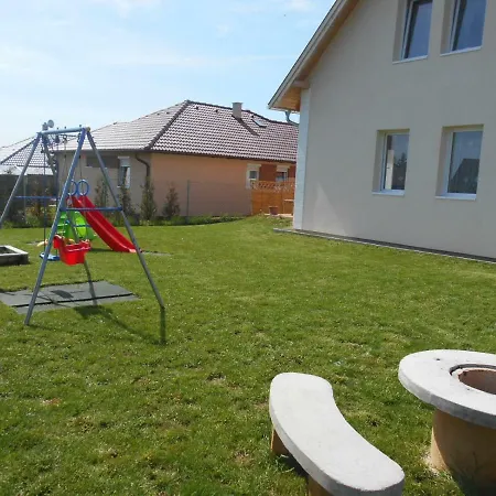 Irisz Es Mark Apartman